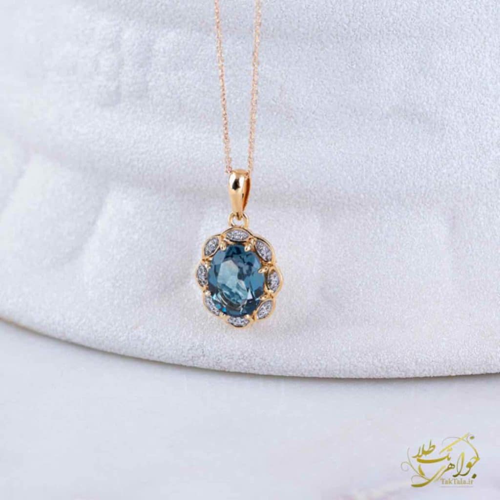 عکس گردنبند طلا زرد با نگین توپاز آبی و برلیان